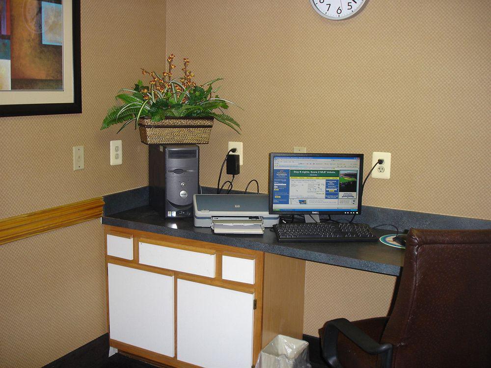 Holiday Inn Express Edgewood-Aberdeen-Bel Air Facilidades foto